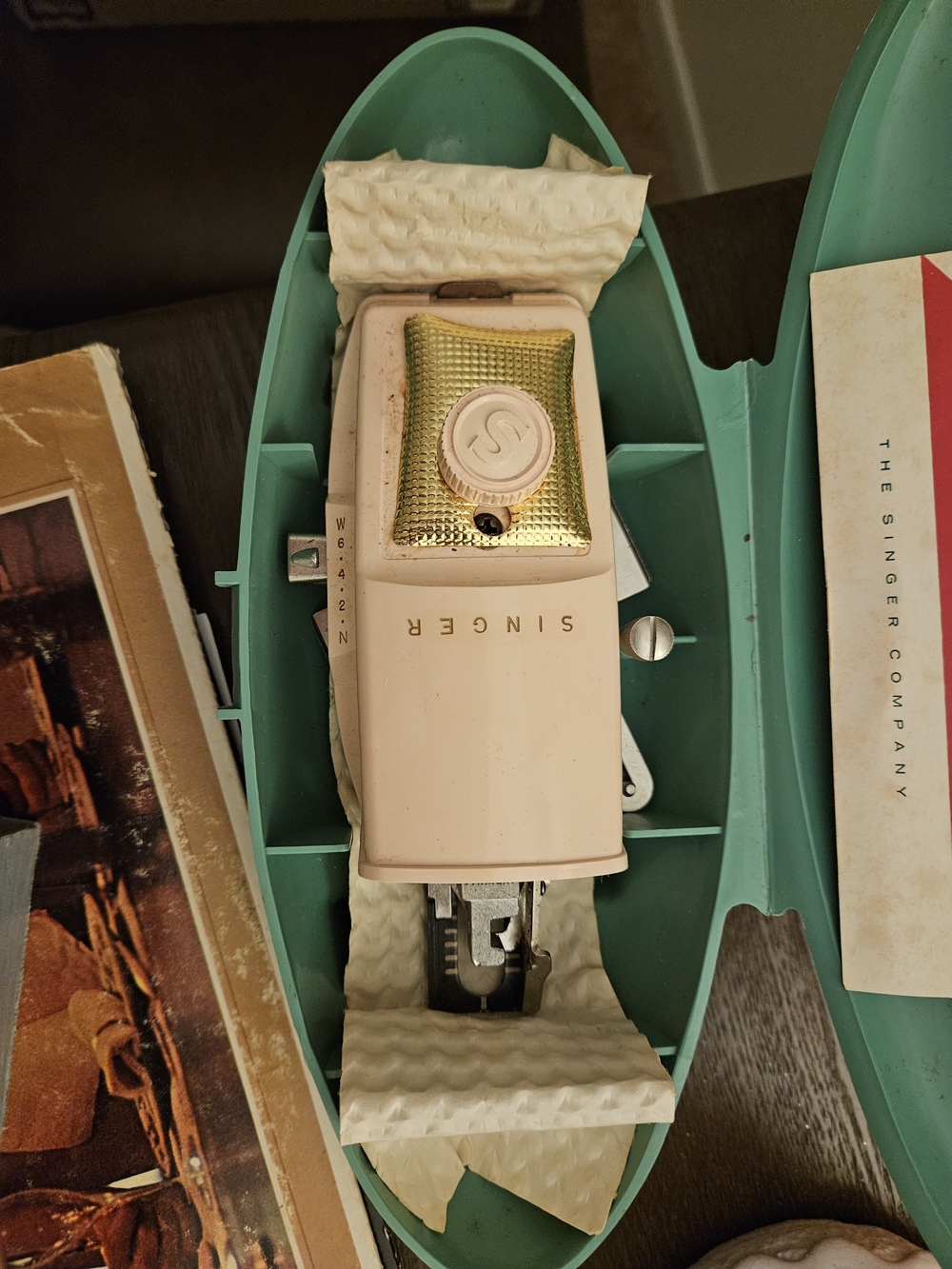 Vintage Singer Buttonholer Attachment With Case And Templates Sewing Buttons - Picture 6 of 10